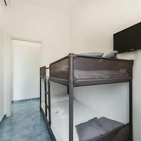 Il Poeta Nella Vigna 4* Procida